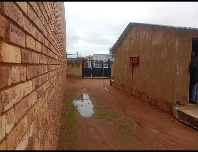 2 BEDROOM HOUSE FOR SALE IN SOSHANGUVE H